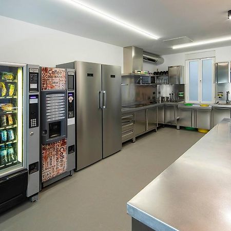 Bulezen Urban Hostel 庞特维德拉 外观 照片