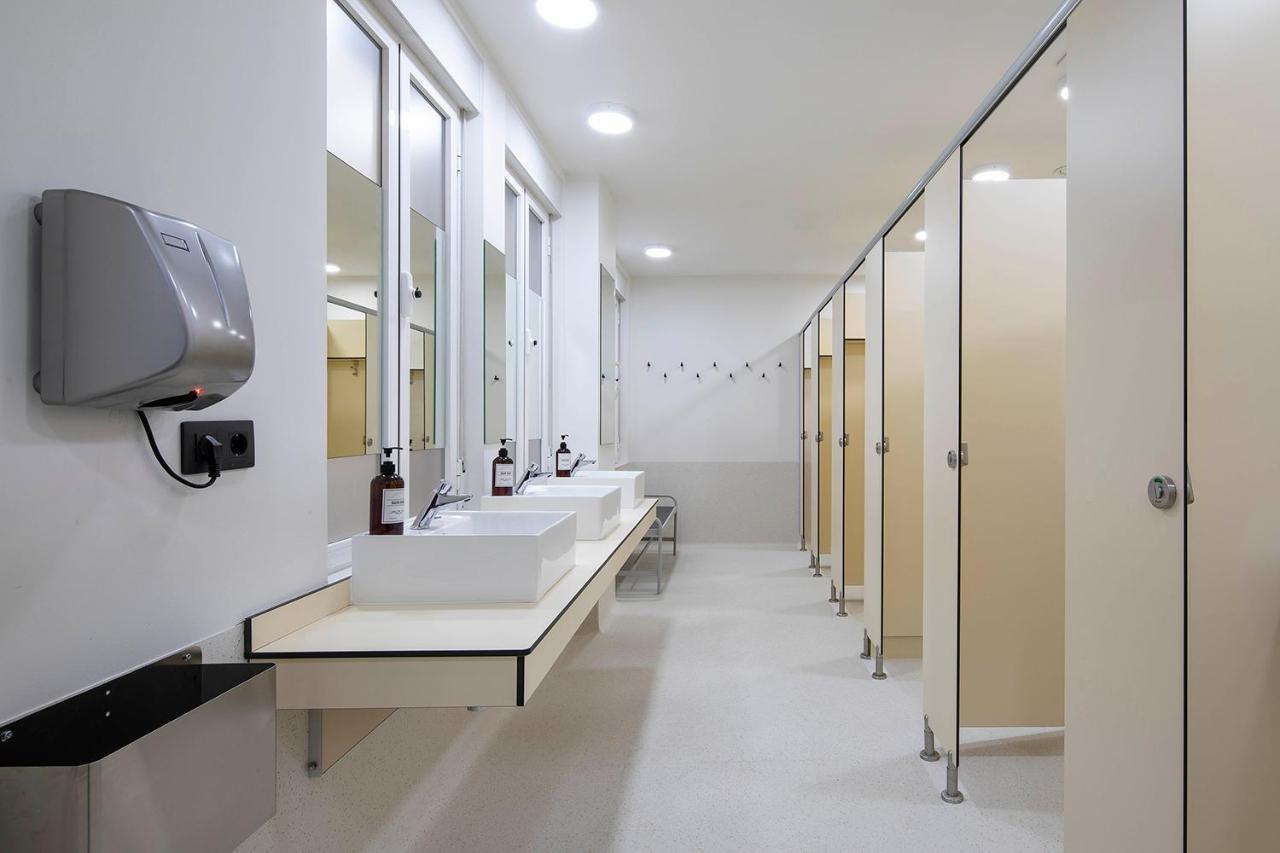 Bulezen Urban Hostel 庞特维德拉 外观 照片